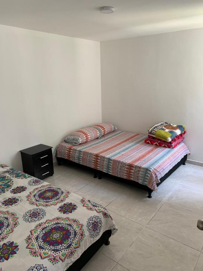 Cerca Al Parque El Cafe Apartamento Montenegro